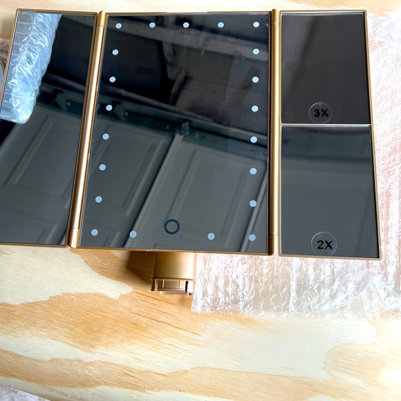 Other - Lighted make up mirror